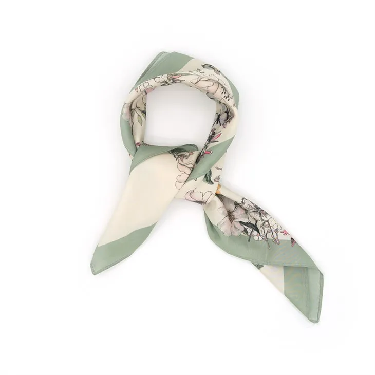 أوشحة زهرية للنساء