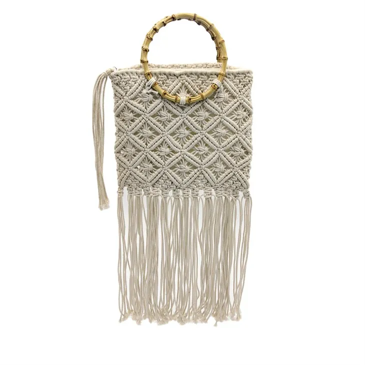 حقيبة كروشيه متوسطة الحجم من الخيزران