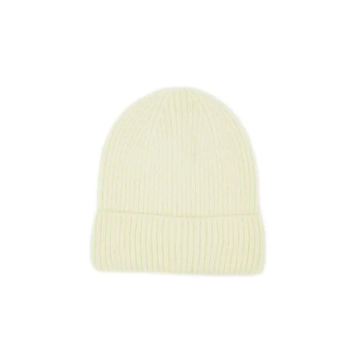 قبعات من النايلون الأبيض